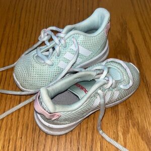 Adidas toddler girls 6K sneakers in play condition